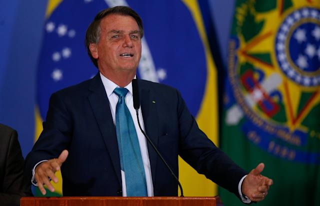 Bolsonaro transforma cerimônia em palanque para Tarcísio