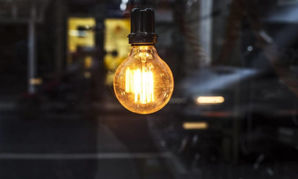 Aneel aprova socorro de até R$ 5,3 bi para setor elétrico