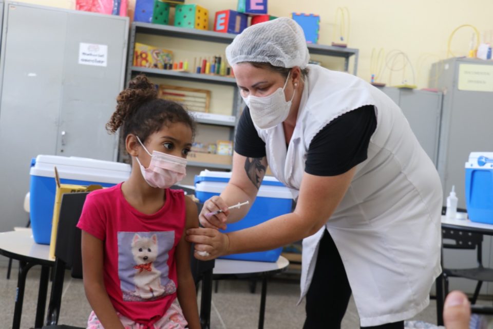 Prefeitura marca 3ª etapa de vacinação de alunos