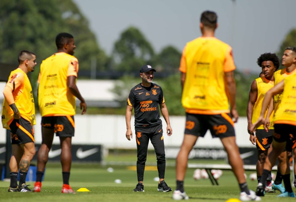 Corinthians se reapresenta de olho em estreia na Libertadores