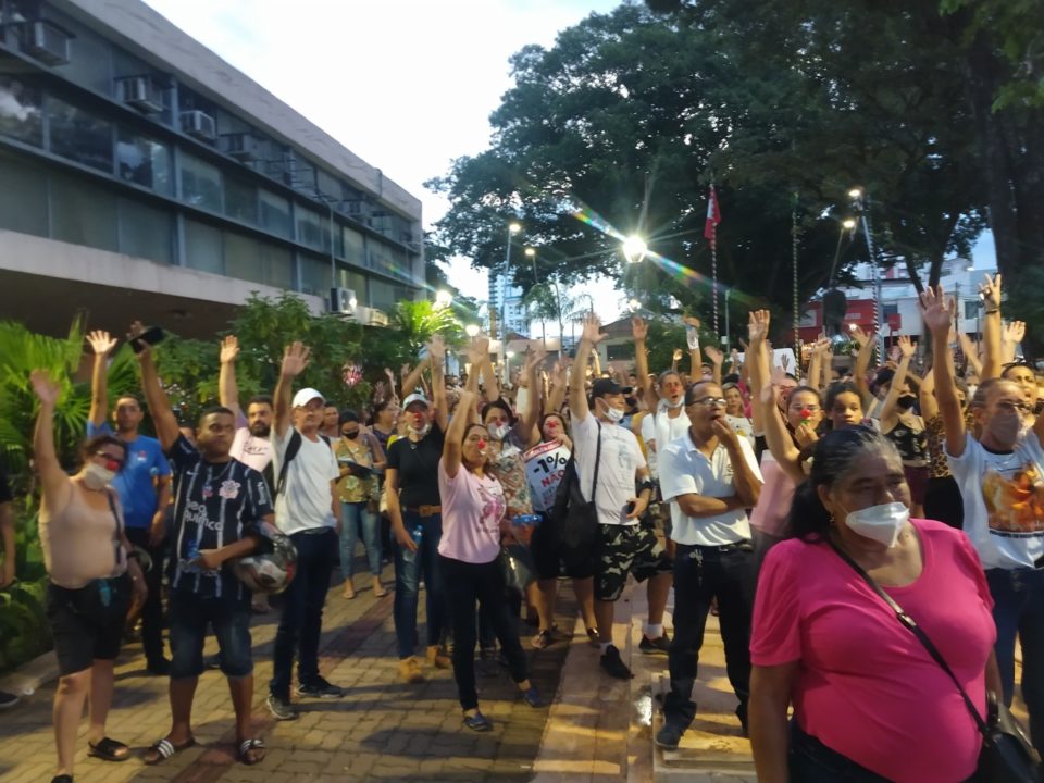 Sindicato alega falta de diálogo e ameaça greve; Prefeitura diz que já cedeu