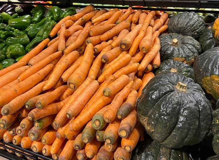 Com cenoura vilã, legumes pesam no bolso do mariliense