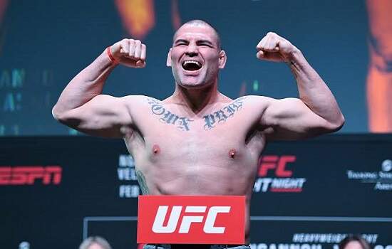 Ex-campeão do UFC é preso por tentativa de homicídio
