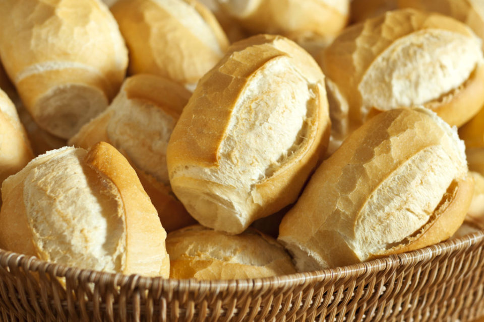 Pão francês tem reajuste com disparada do preço do trigo