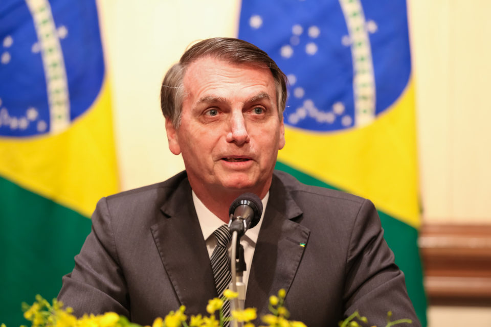 Bolsonaro agradece Congresso pela aprovação do PLP 11