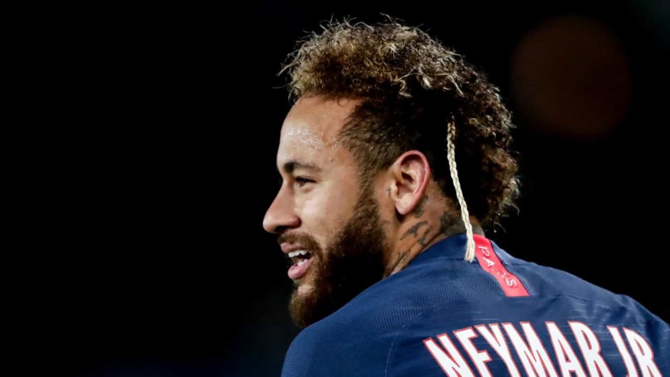 Neymar desmente briga com goleiro após derrota do PSG