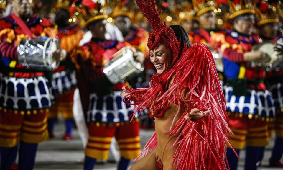 Grande Rio é campeã do carnaval do Rio pela primeira vez