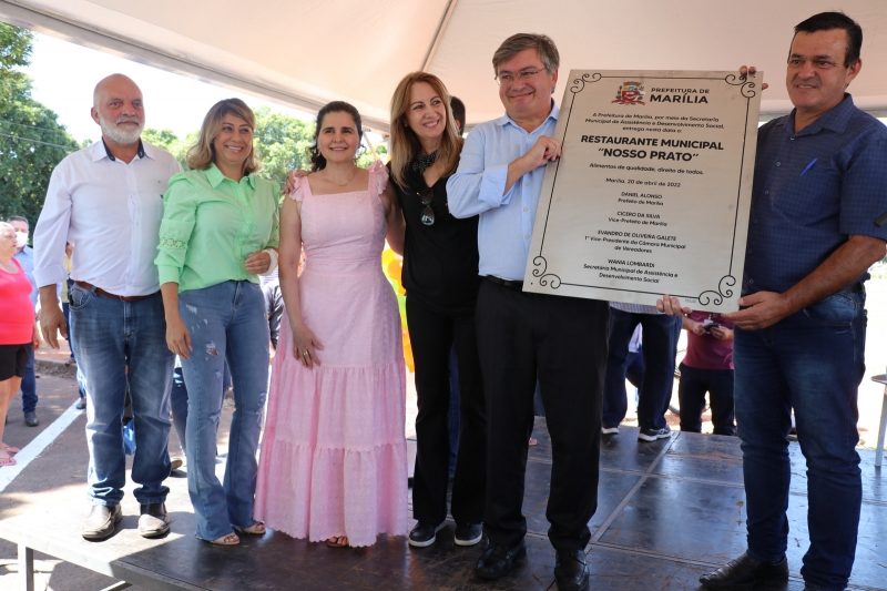 Daniel entrega oficialmente o 1º Restaurante Municipal