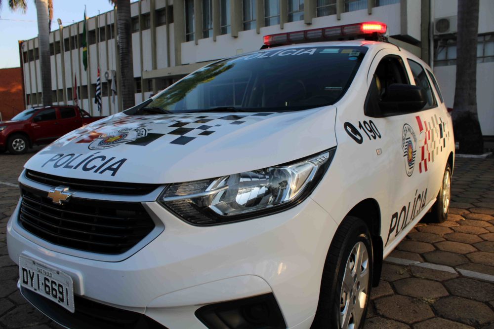 Motociclista é preso com 128 pedras de crack na cueca após fuga que terminou em Marília