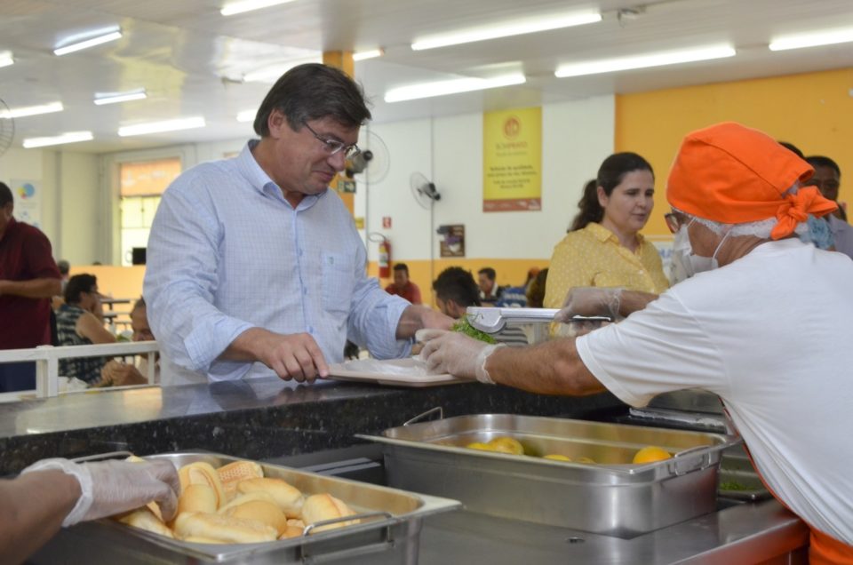 Prefeito Daniel cria ‘Nosso Prato’ e inaugura a primeira unidade