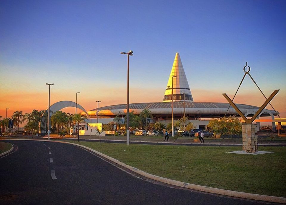 Cidade rejeita Carnaval fora de época e feriado traz clima de descanso