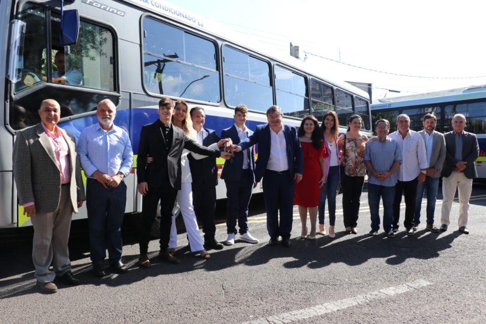 Nova frota da Grande Marília é apresentada em ato cívico