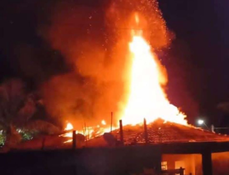 Incêndio destrói casa de idosos em Dirceu e gera campanha