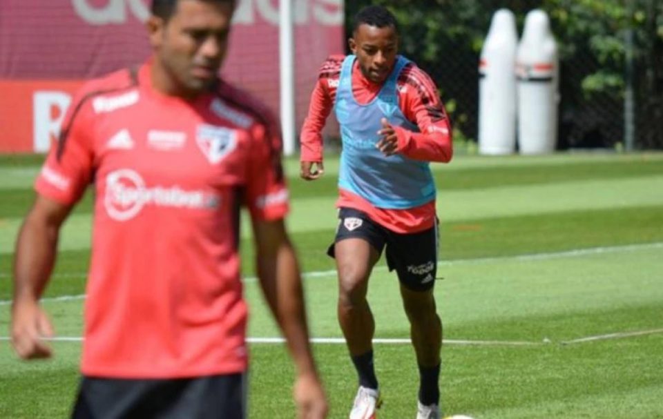 São Paulo se reapresenta e Ceni começa a preparar titulares