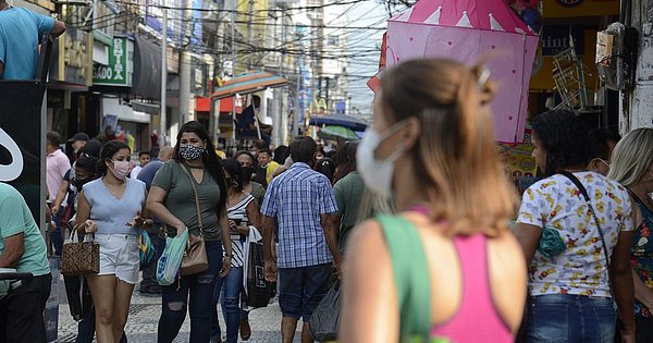 Ainda há quem se mantenha fiel às máscaras em São Paulo
