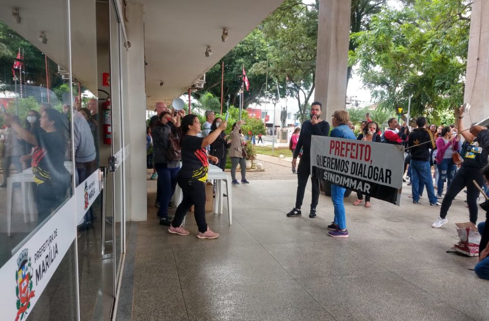 Servidor pode ter falta anotada por ato desta sexta-feira