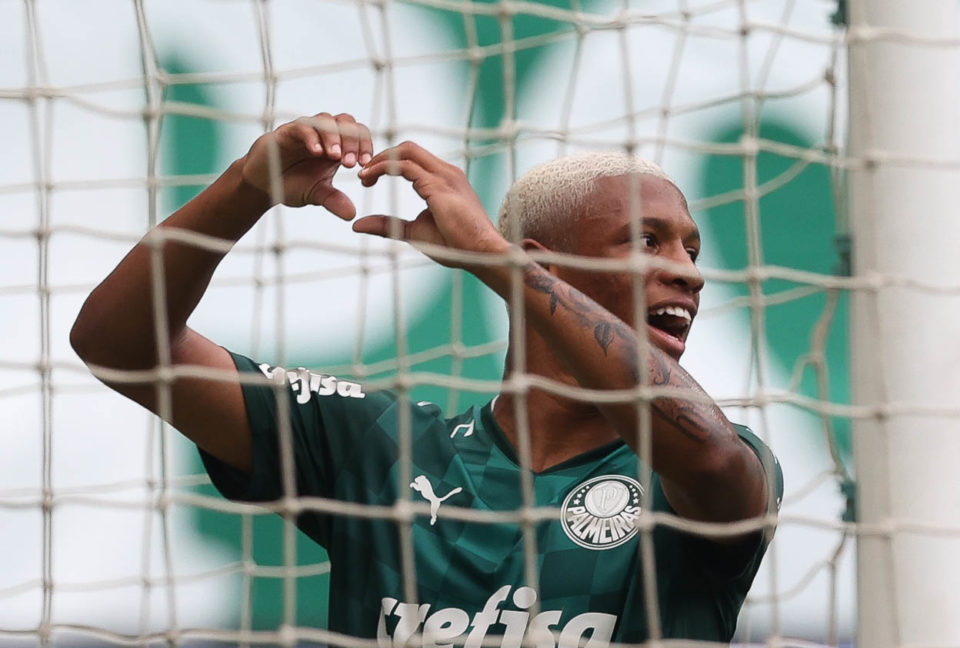 ‘Boa sequência de jogos levou Danilo à seleção’, diz Tite