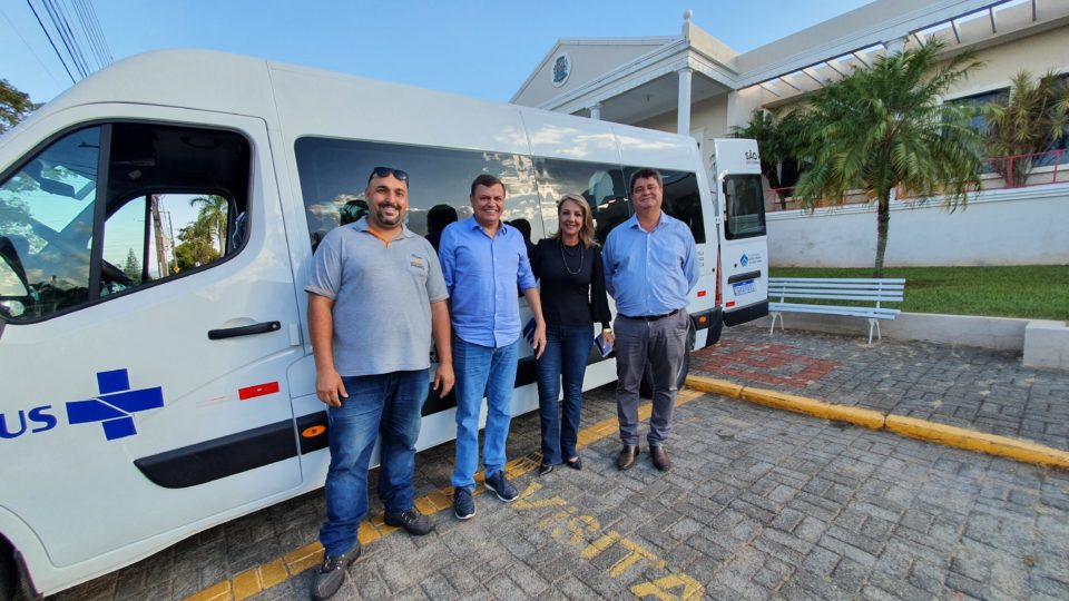 Pompeia recebe nova Van de 16 lugares para a Saúde
