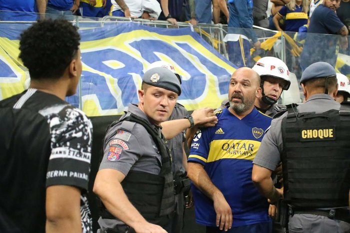 Boca é multado pela Conmebol por gesto racista de torcedor