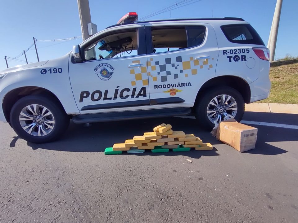 Homem é preso com pasta base de cocaína na rodovia