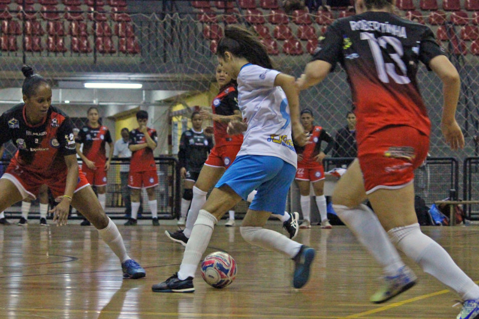 Futsal feminino de Marília vence e está na final da Copa Record 2022