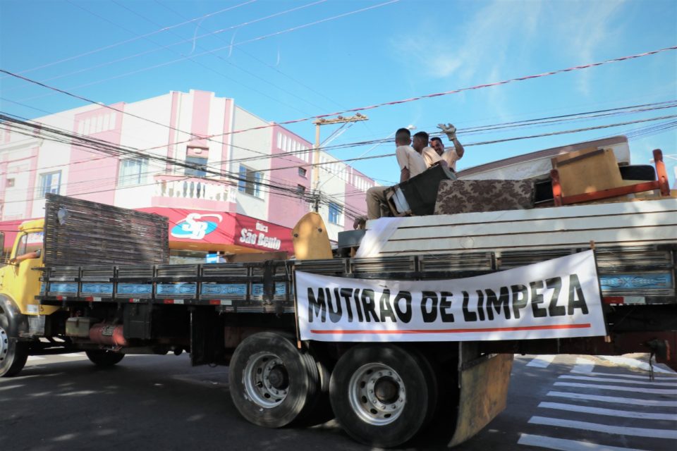 Mutirão de limpeza chega à zona Oeste de Marília