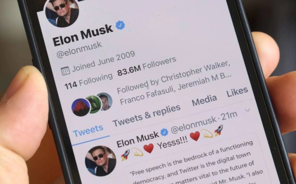 Musk suspende compra do Twitter e não escapa dos memes