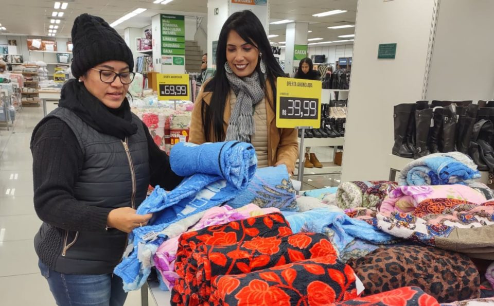 Frio ‘aquece’ venda de cobertores e agasalhos