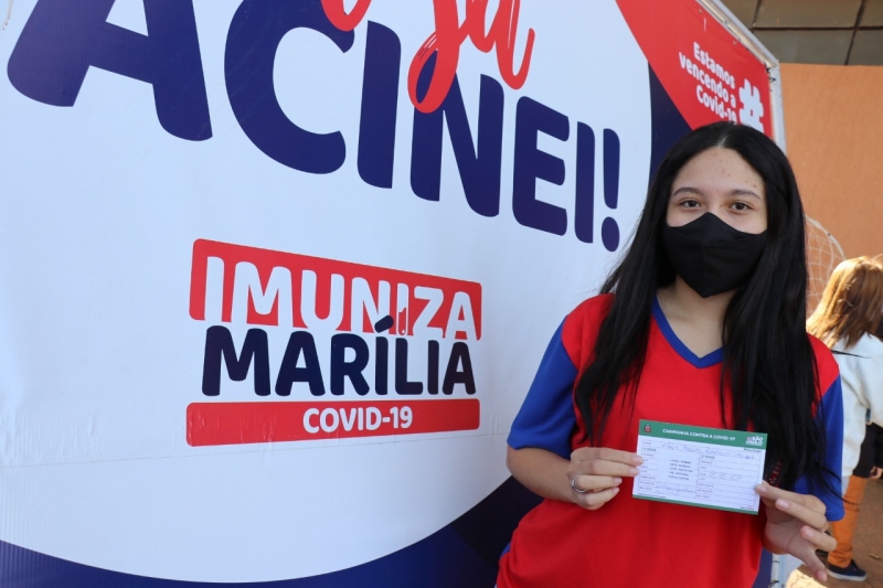 Marília libera 3ª dose da vacina contra a Covid para adolescentes
