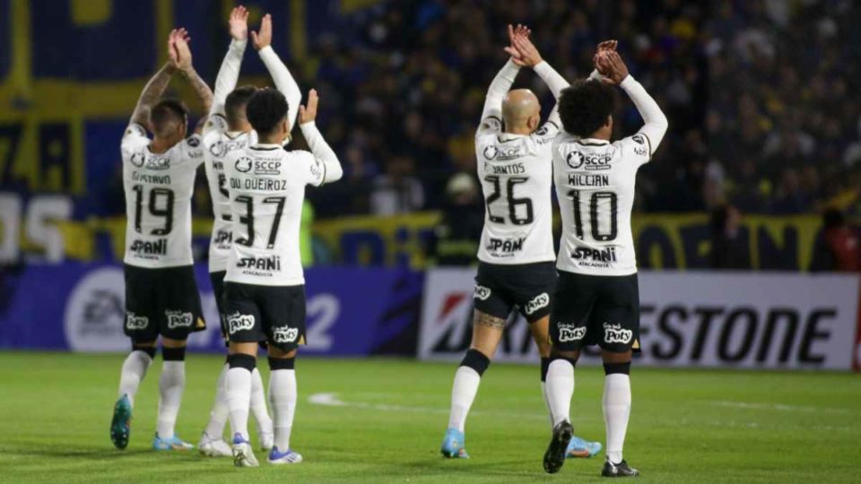 Corinthians empata com Boca Juniors na Bombonera