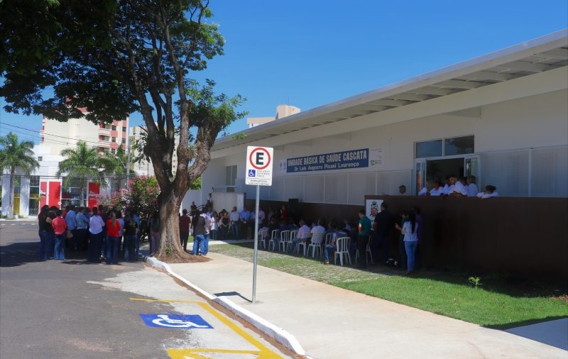 Sem internet, UBS Cascata pede carteirinha de vacinação