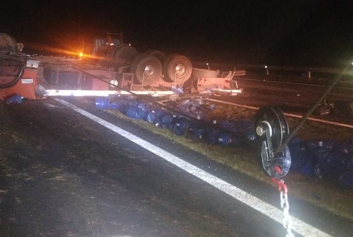 Caminhoneiro morre em acidente na SP-333 em Marília