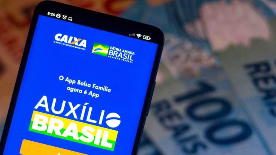 Auxílio Brasil: Governo quer elevar benefício para R$ 600