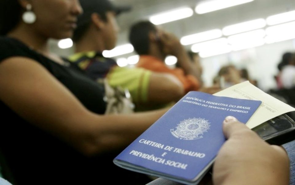 Penalizadas na pandemia, mulheres buscam voltar ao mercado de trabalho