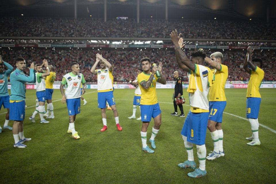 Tite elogia padrão da seleção brasileira após mudanças