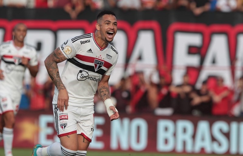 Luciano marca duas vezes e dá 1ª vitória ao São Paulo
