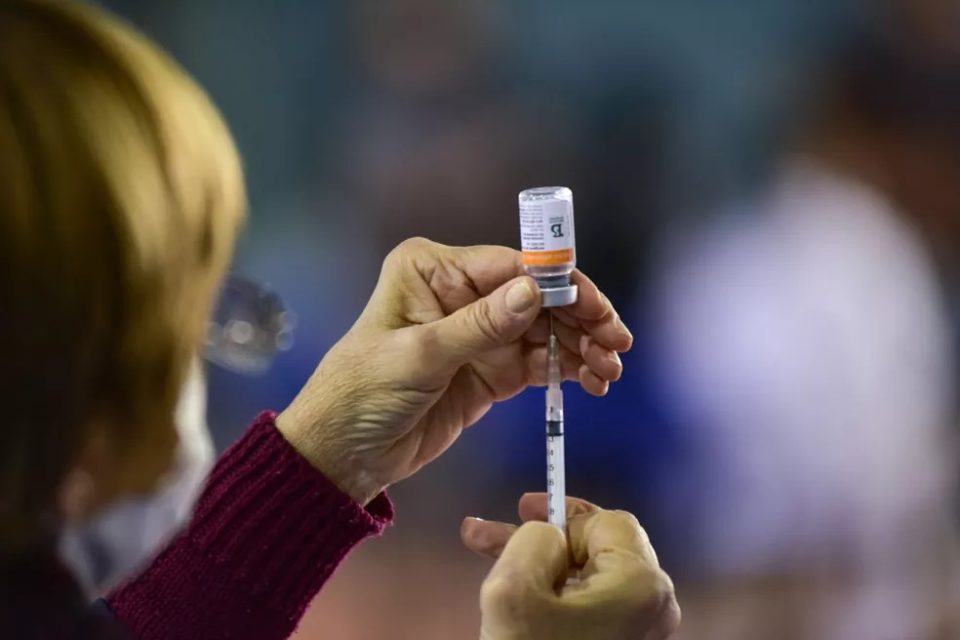 4ª dose da vacina: SP libera reforço para quem tem mais de 30 anos