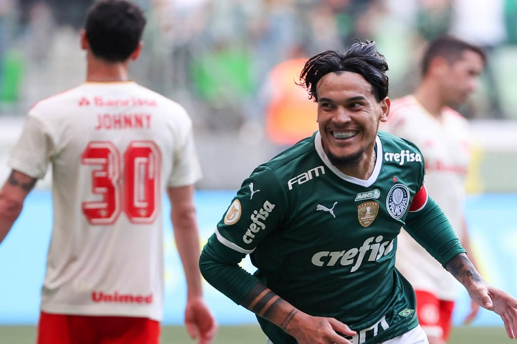 Palmeiras sofre susto no fim, mas derrota Internacional