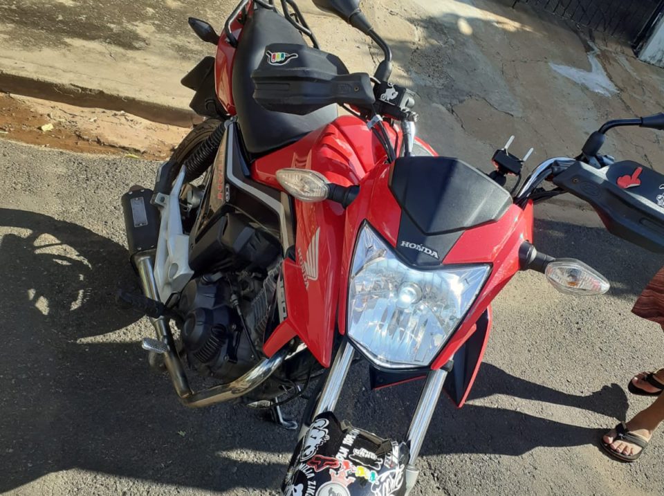 Moto de padeiro é furtada no Distrito Industrial na zona Norte