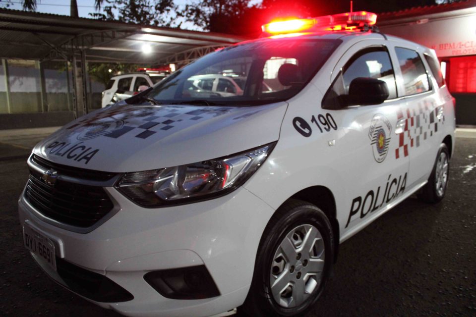 Dupla é presa após furto em casa na zona Oeste