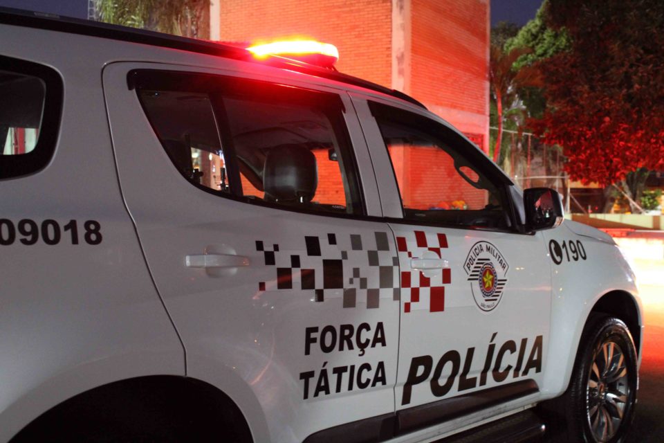 Força Tática detém homem com drogas no bairro CDHU