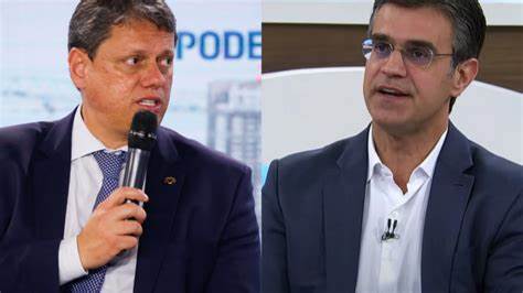 Com ataques, Tarcísio e Garcia são oficializados candidatos em SP