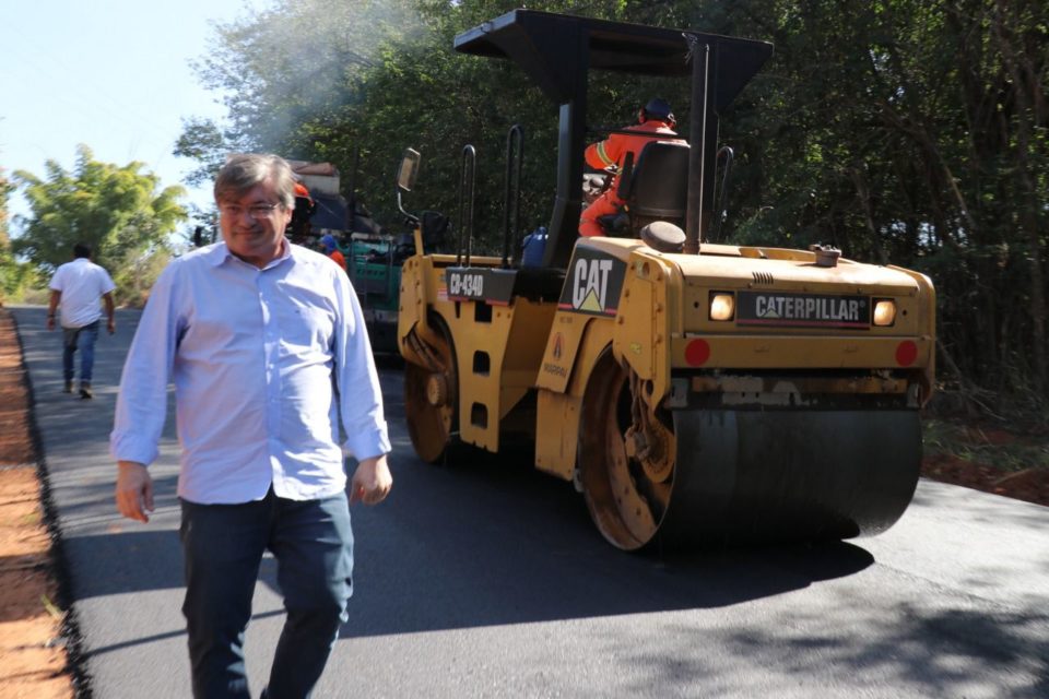 Caminhão em alta velocidade quase provoca tragédia