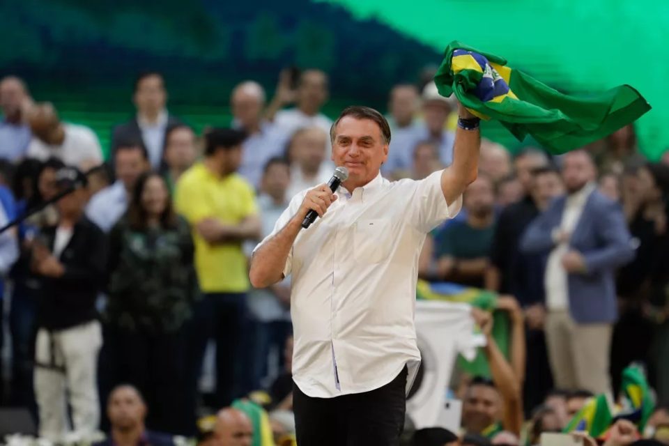 Ipespe: Distância entre Bolsonaro e Lula é a menor em 13 meses