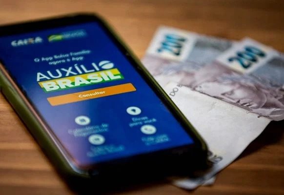 Governo antecipa pagamento de agosto do Auxílio Brasil