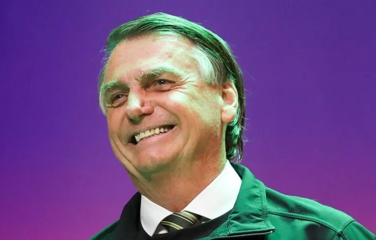 Bolsonaro se retrata com irmão de petista assassinado em Foz