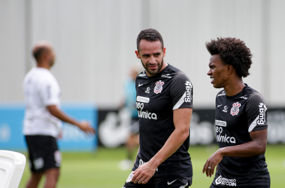 Corinthians terá os experientes Willian e Renato Augusto contra Flamengo