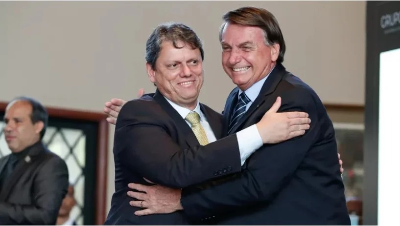 Bolsonaro e Tarcísio participam de agenda com pastores