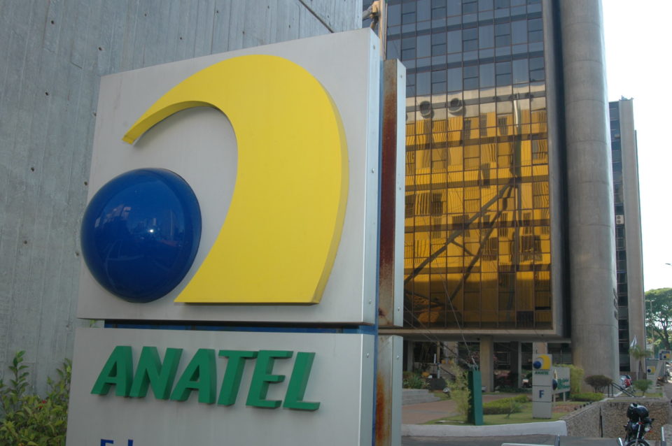 Anatel notifica empresas sobre cumprimento de obrigações do 5G