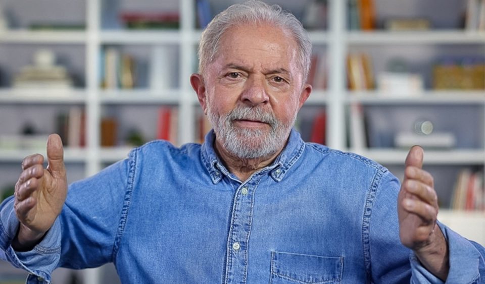 Lula discute com aliados sobre assinar carta pró-democracia